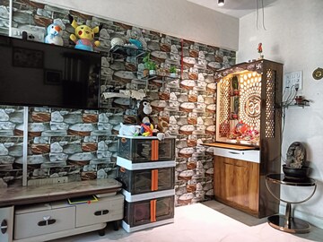 Room in 1.5 BHK Apartment at Kashish Park Apartment, Lal Bahadur Shastri Road – for Rent