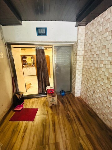 Room in 2 BHK Apartment at Seawoods – for Sale