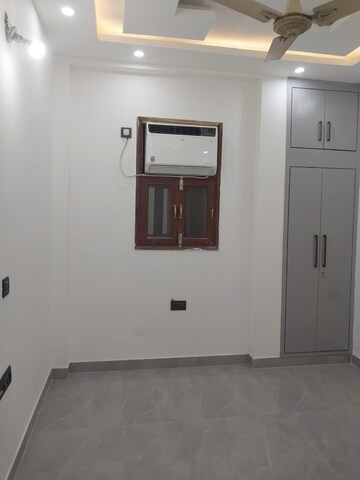 Building Lobby in 2.5 BHK Apartment at Shakti Nagar – for Rent