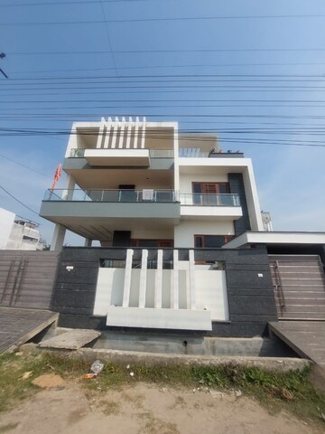 2 BHK Builder Floor For Rent in DLF Vibhuti Khand, Gomti Nagar