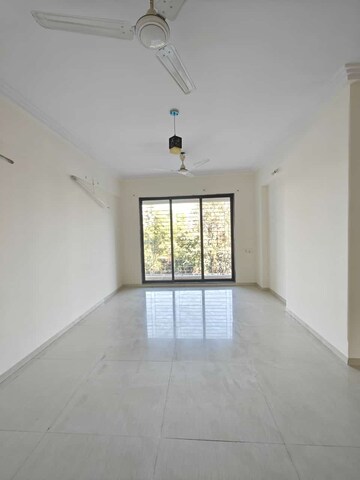Room in 3 BHK Apartment at Akshar Alvario, Seawoods – for Rent