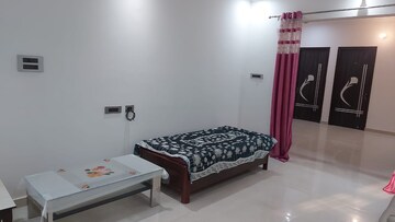 Bedroom in 2 BHK Builder Floor at DLF Vibhuti Khand, Gomti Nagar – for Rent