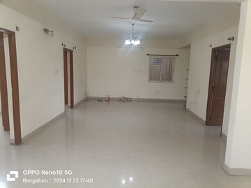 Room in 3 BHK Builder Floor at Hsr Layout – for Rent