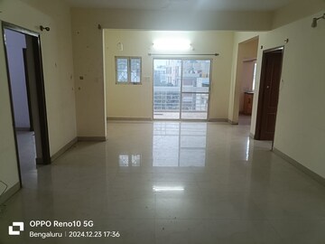 Room in 3 BHK Builder Floor at Hsr Layout – for Rent