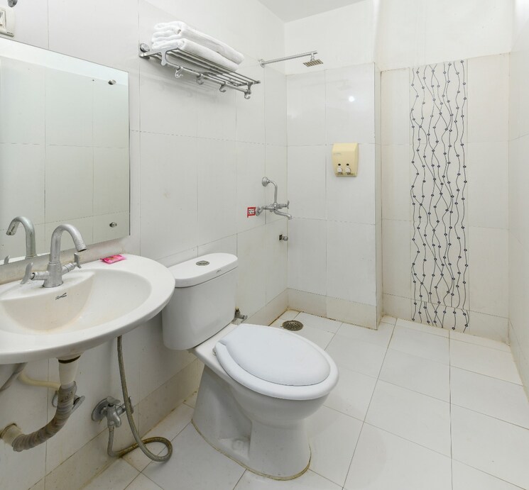 Washroom, fatehabad road Commercial Showroom 338 Sq.Yd. In Fatehabad Road Agra 8081375