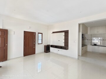 Room in 2 BHK Builder Floor at Hsr Layout – for Rent