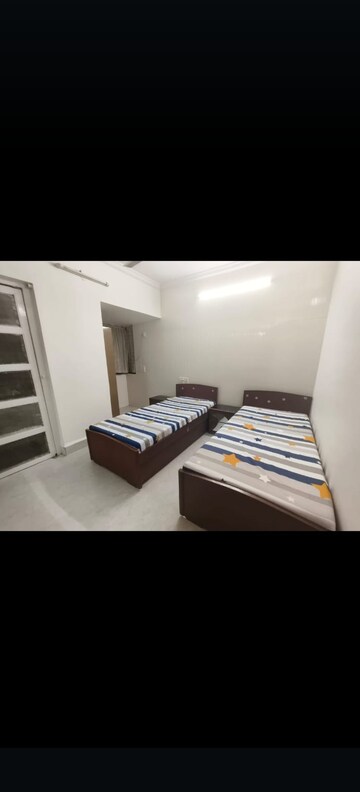 Bedroom in 2 BHK Apartment at Shalimar CHS Santacruz, Santacruz West – for Rent