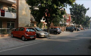 Parking in 3 BHK Builder Floor at Unitech Woodstock Floors, Sector 50 – for Rent