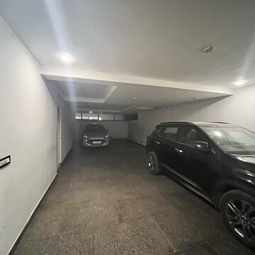 Parking in 3 BHK Builder Floor at Ansal Sushant Lok I, Sector 43 – for Rent