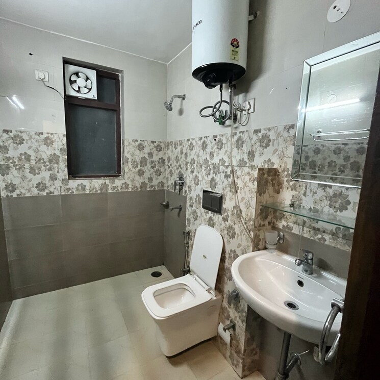 Bathroom, ansal-sushant-lok-i 3 Bedroom 1745 Sq.Ft. Builder Floor In Sector 43 Gurgaon 8081518
