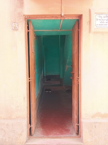 Building Lobby in 4 BHK Villa at Kalna Road – for Sale