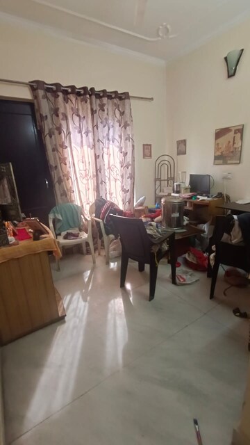 Master Bedroom in 3 BHK Builder Floor at Ansal Plaza Sector-23, Sector 23 – for Rent