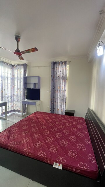 Bedroom in 4 BHK Apartment at Gomti Nagar – for Rent