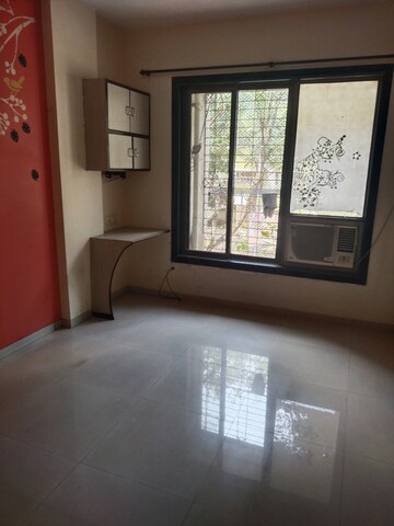 Room in 2 BHK Apartment at Mahalaxmi – for Rent