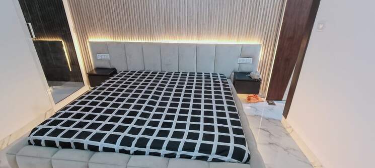 Master Bedroom, sector 73 3 Bedroom 1350 Sq.Ft. Builder Floor In Sector 73 Noida 8081573