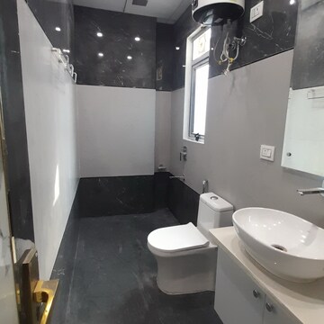 Attached Bathroom in 1 BHK Builder Floor at Ansal Sushant Lok I, Sector 43 – for Rent
