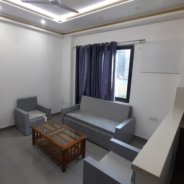 Living Room in 1 BHK Builder Floor at Ansal Sushant Lok I, Sector 43 – for Rent