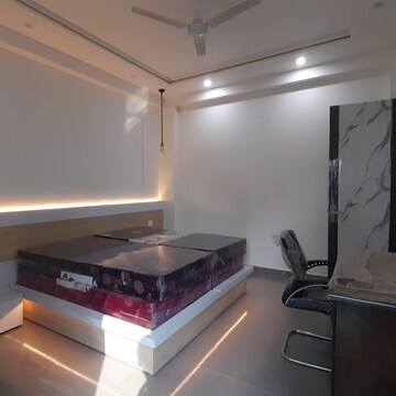 Room in 1 BHK Builder Floor at Ansal Sushant Lok I, Sector 43 – for Rent