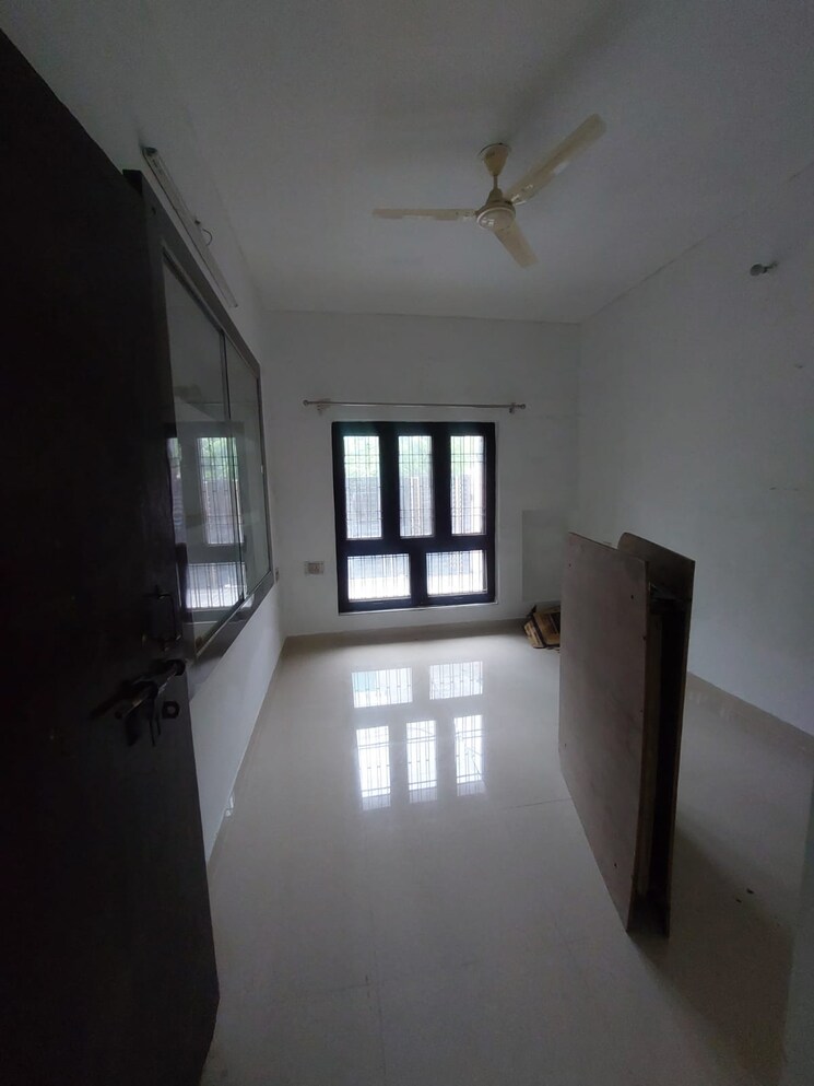 Room, gomti nagar 2 Bedroom 1000 Sq.Ft. Builder Floor In Gomti Nagar Lucknow 8081584