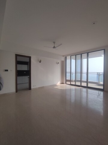 Room in 3 BHK Apartment at M3M Golf Estate, Sector 65 – for Sale