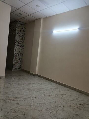 Room in 3 BHK Villa at Sector 105 – for Rent
