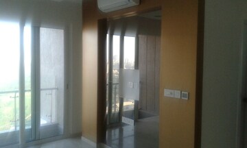 Room in 3 BHK Apartment at Lodha Fiorenza, Goregaon East – for Sale