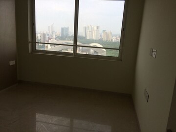 Room in 3 BHK Apartment at Lodha Fiorenza, Goregaon East – for Sale