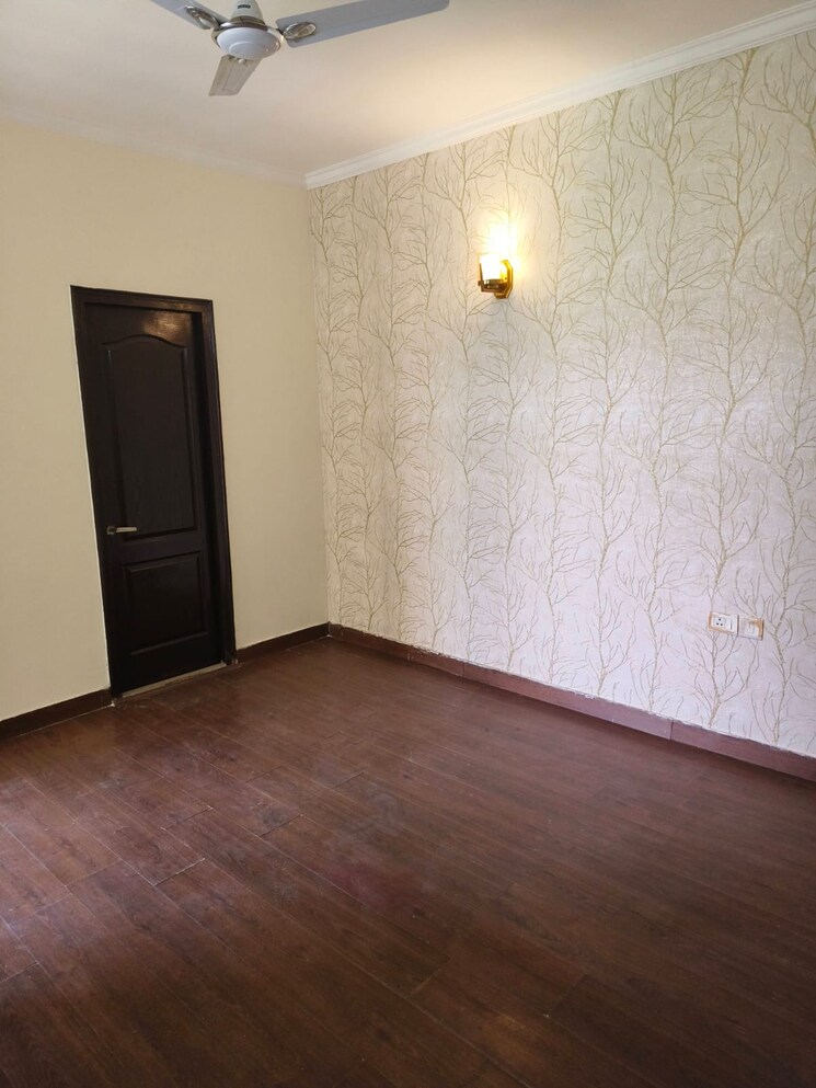 Room, amrapali-princely-estate 2 Bedroom 875 Sq.Ft. Apartment In Sector 76 Noida 8081663