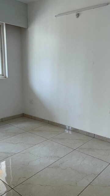 Room in 3 BHK Apartment at Rishita Manhattan, Gomti Nagar – for Rent