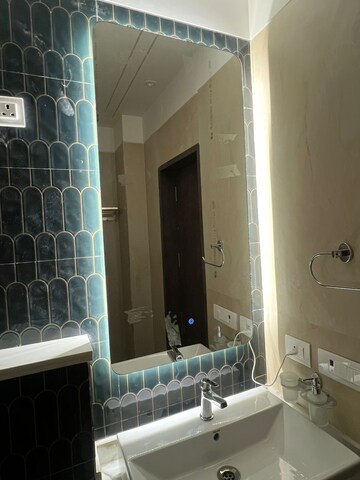 Bathroom in 1 BHK Builder Floor at Sector 38 – for Rent