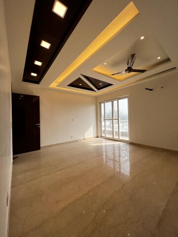 Kitchen in 4 BHK Builder Floor at Sector 16 – for Sale