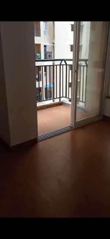 Room in 2 BHK Apartment at DB Orchid Ozone, Dahisar East – for Rent