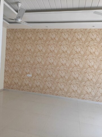 Room in 3 BHK Apartment at Prem Apartment, Peer Mucchalla – for Rent