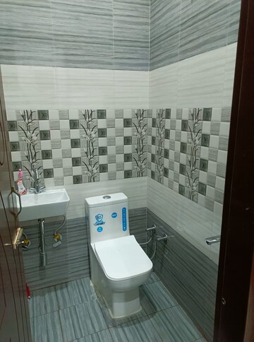 Master Bedroom in 2 BHK Independent House at NK Sharma Savitry Greens 2, Ghazipur – for Rent