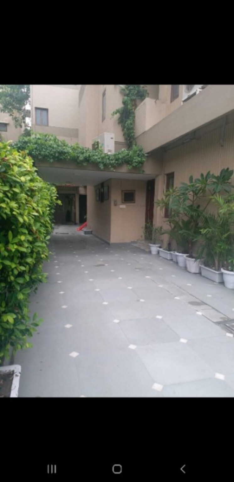 Swimming Pool, jor bagh 6+ Bedroom 1320 Sq.Yd. Villa In Jor Bagh Delhi 8081913