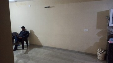 Room in 3 BHK Apartment at Mona Townships Greens 2, Ghazipur – for Rent