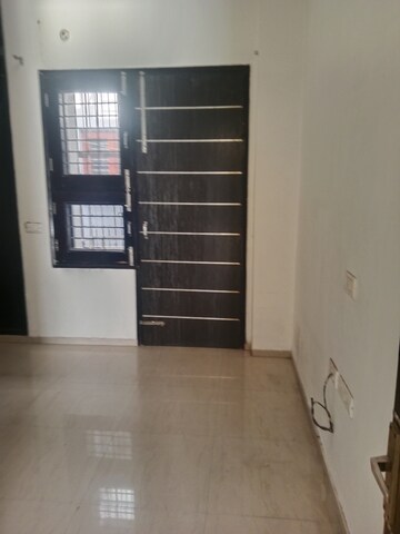 Living Room in 2 BHK Builder Floor at Sector 25 – for Rent