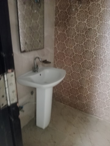 Bathroom in 2 BHK Builder Floor at Sector 25 – for Rent