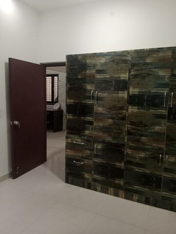 Room in 2 BHK Builder Floor at Sector 25 – for Rent