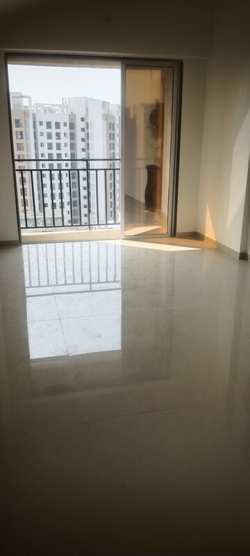 Room in 1 BHK Apartment at Nakshatra Pride-I, Naigaon East – for Rent