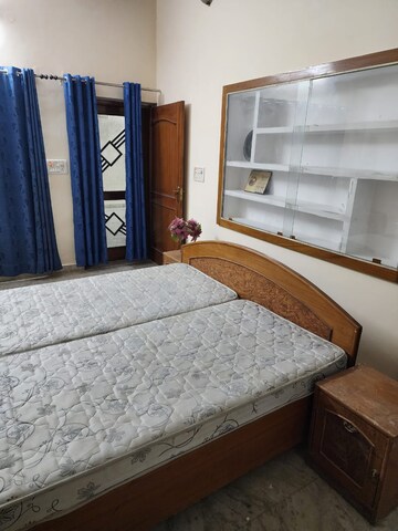 Bedroom in 2 BHK Builder Floor at DLF Vibhuti Khand, Gomti Nagar – for Rent
