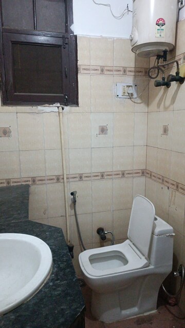 Bathroom in 1.5 BHK Independent House at Sector 55 – for Rent