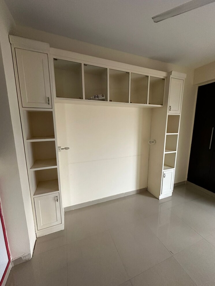 Room, purvanchal-silver-city 3 Bedroom 1415 Sq.Ft. Apartment In Sector 93 Noida 8082007