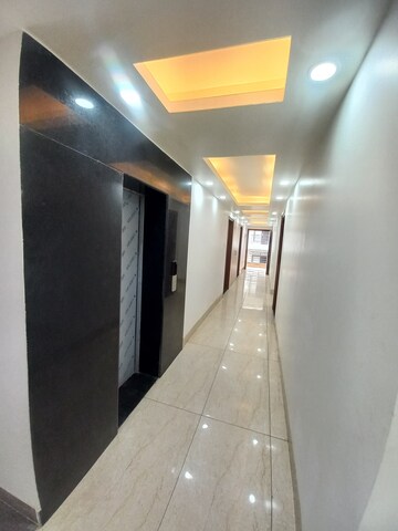 Furnished Amenities in Studio Apartment at Sector 43 – for Rent