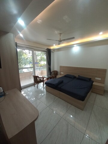Furnished Amenities in Studio Apartment at Sector 43 – for Rent