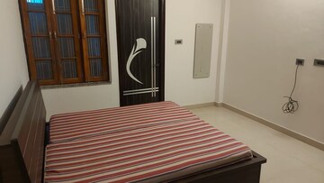 Room in 2 BHK Builder Floor at DLF Vibhuti Khand, Gomti Nagar – for Rent
