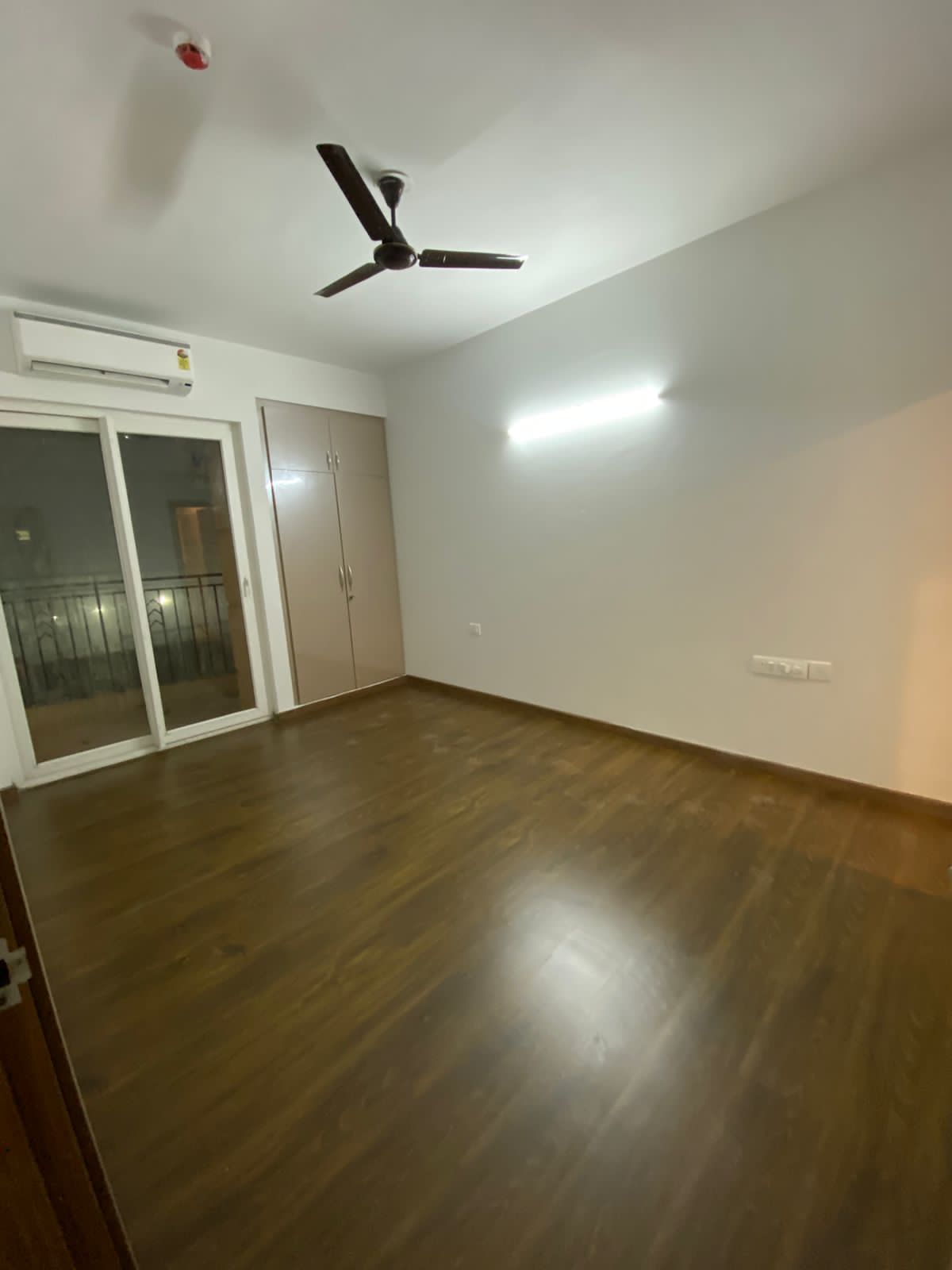 4 BHK + Servant Room Apartment For Sale in Purvanchal Silver City