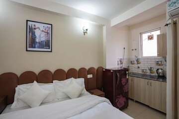 Bedroom in Studio Apartment at Sector 42 – for Rent