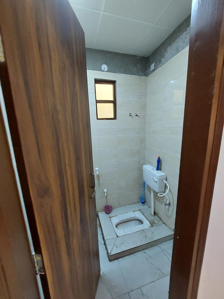 Bathroom, meerut cantt 3 Bedroom 118 Sq.Yd. Independent House In Meerut Cantt Meerut 8082048