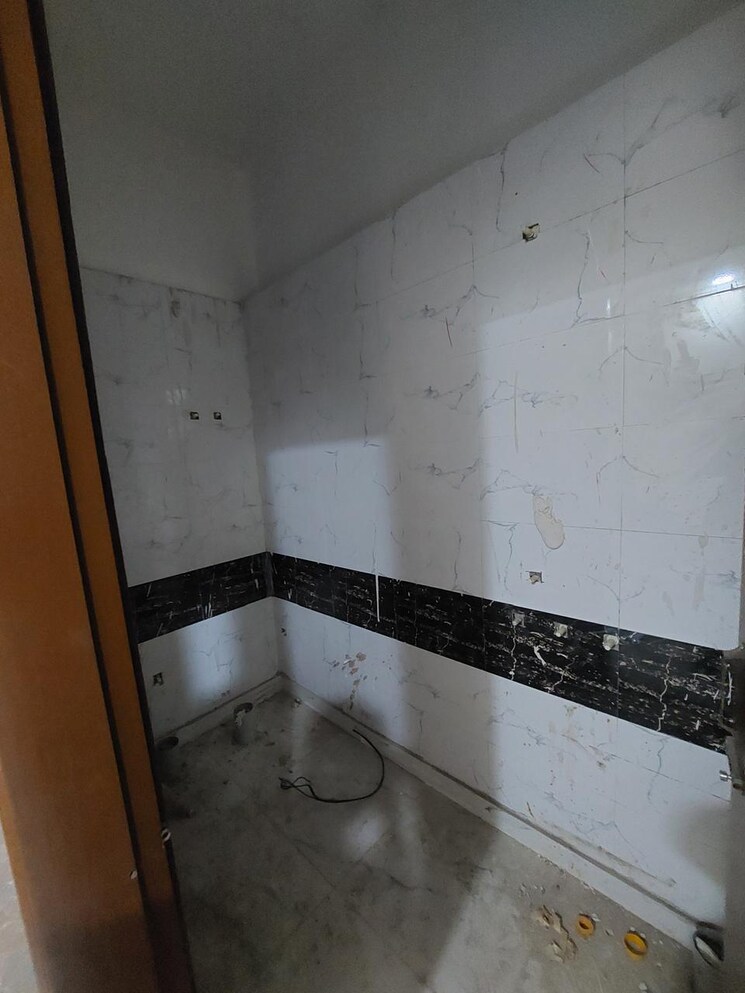 Bathroom, meerut cantt 3 Bedroom 118 Sq.Yd. Independent House In Meerut Cantt Meerut 8082048
